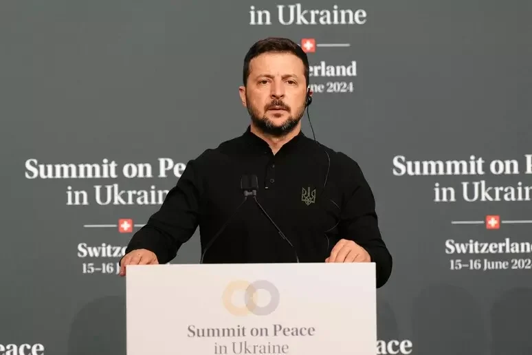 Zelensky: «Diamo una chance alla diplomazia, vertice storico» Zelensky: «Diamo una chance alla diplomazia, vertice storico»