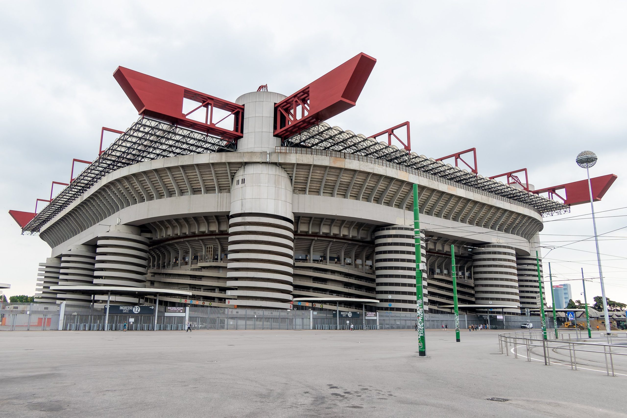 Racconto di una serata a San Siro, uno stadio inadatto ai tempi ed alla gente