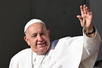 Tarzia: «Frociaggine, battuta ingenua, Papa Francesco non ha nulla contro gli omosessuali».