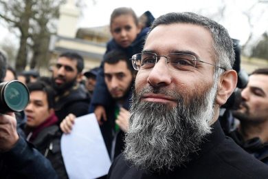 Fine della corsa per il predicatore estremista anglo-pakistano Anjem Choudary