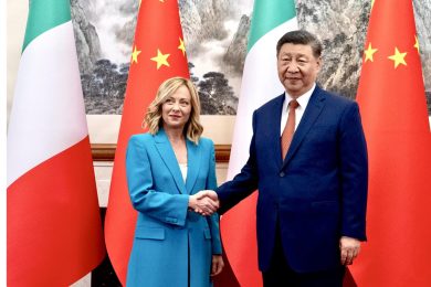 La Meloni in Cina con un piede, ma con l’altro resta nell’Atlantico