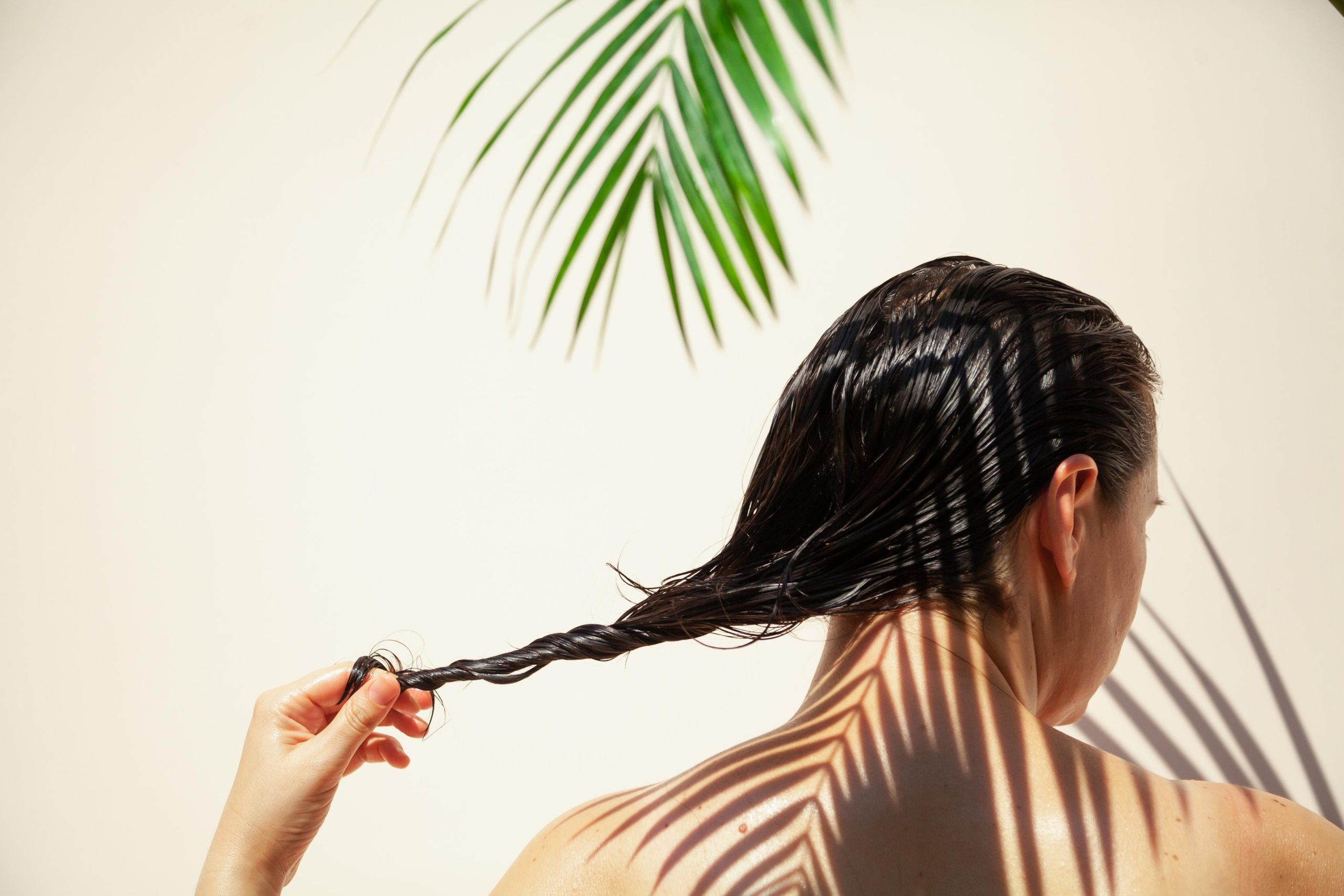 Come prendersi cura dei capelli in estate