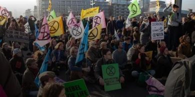 Dopo i treni gli eco-terroristi puntano agli aereoporti francesi