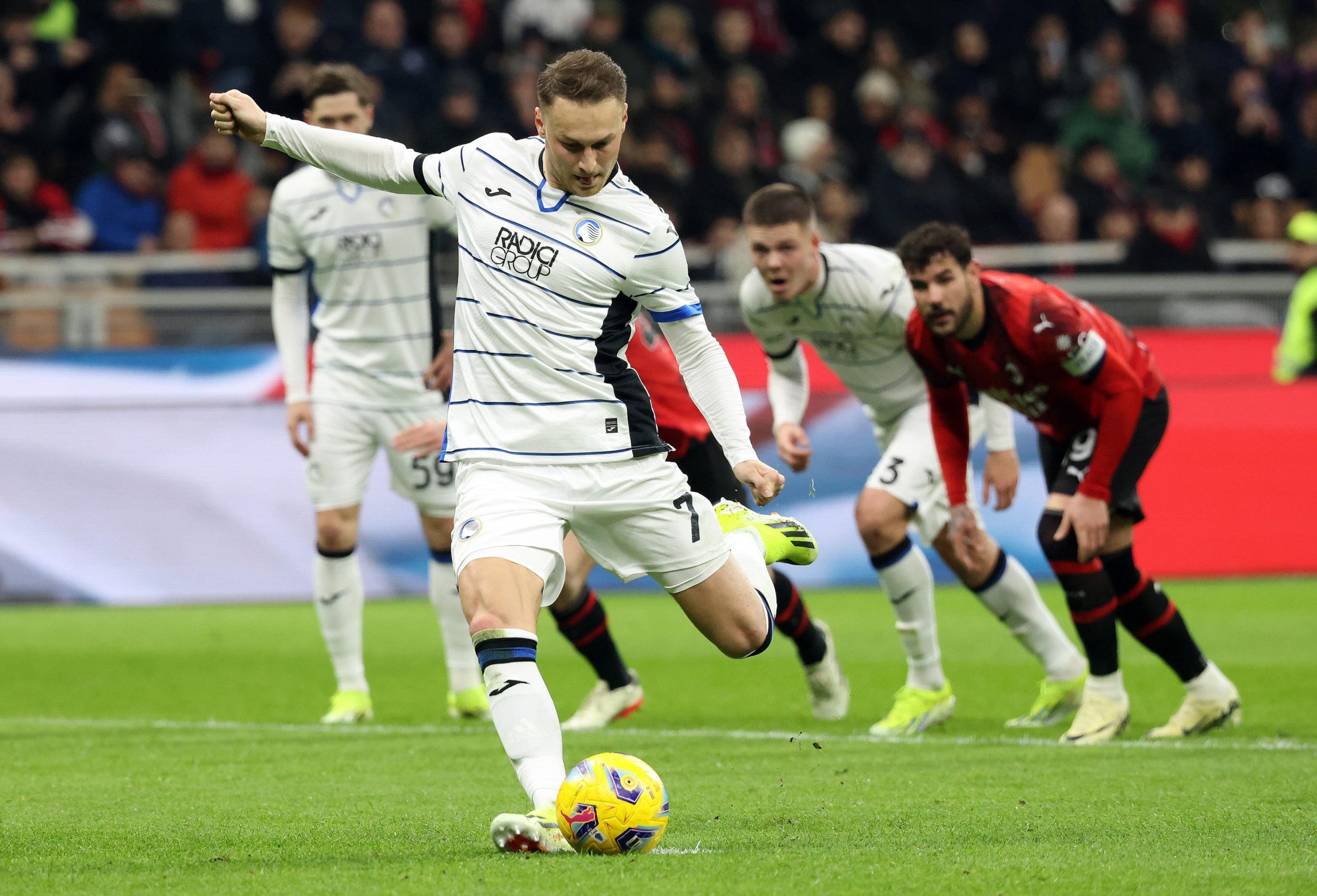 L’Atalanta avvisa la Juventus: “La cessione di Koopmeiners non è in programma” L’Atalanta avvisa la Juventus: “La cessione di Koopmeiners non è in programma”