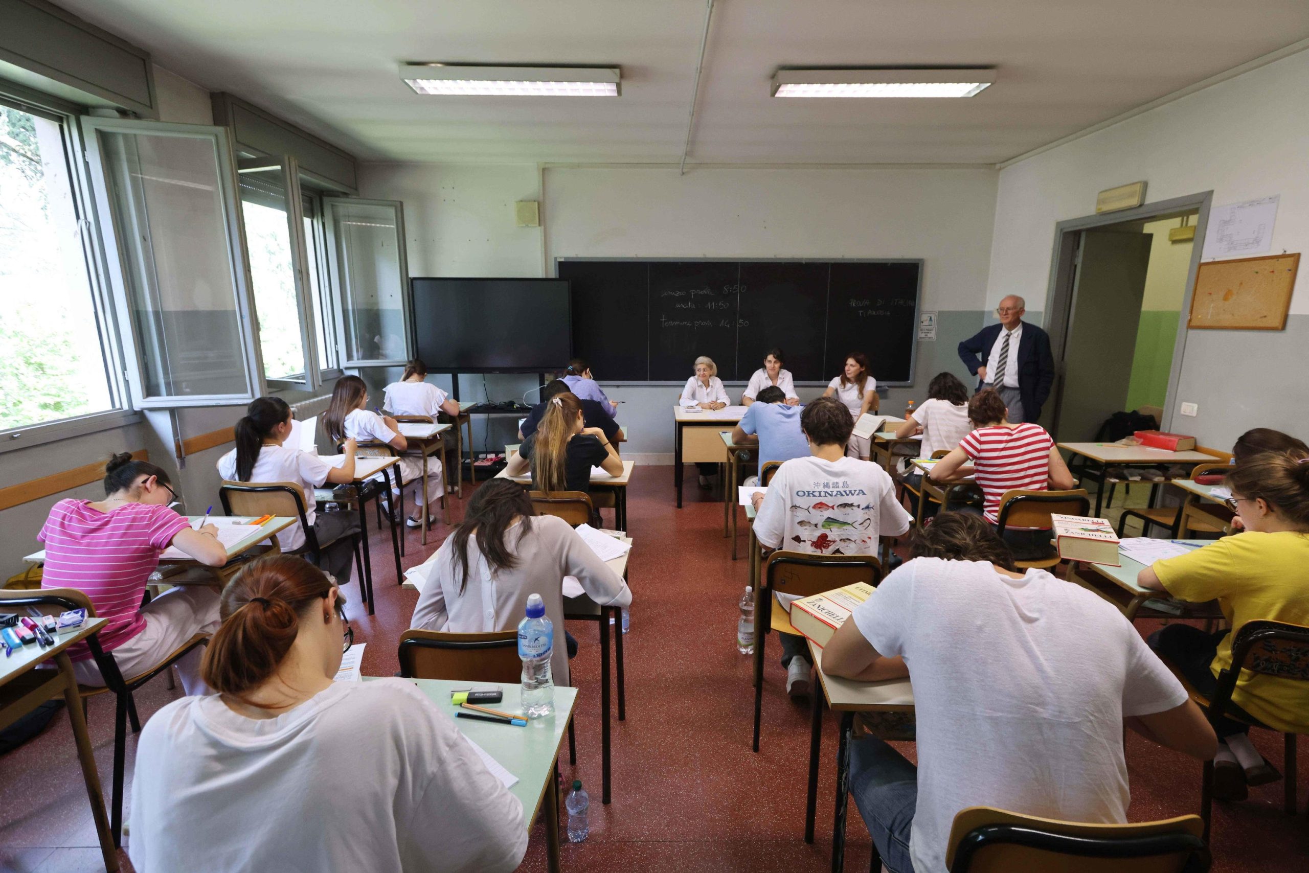 Istat: accesso al lavoro per l’84% dei laureati mentre la percentuale scende al 73% per i diplomati Istat: accesso al lavoro per l’84% dei laureati mentre la percentuale scende al 73% per i diplomati