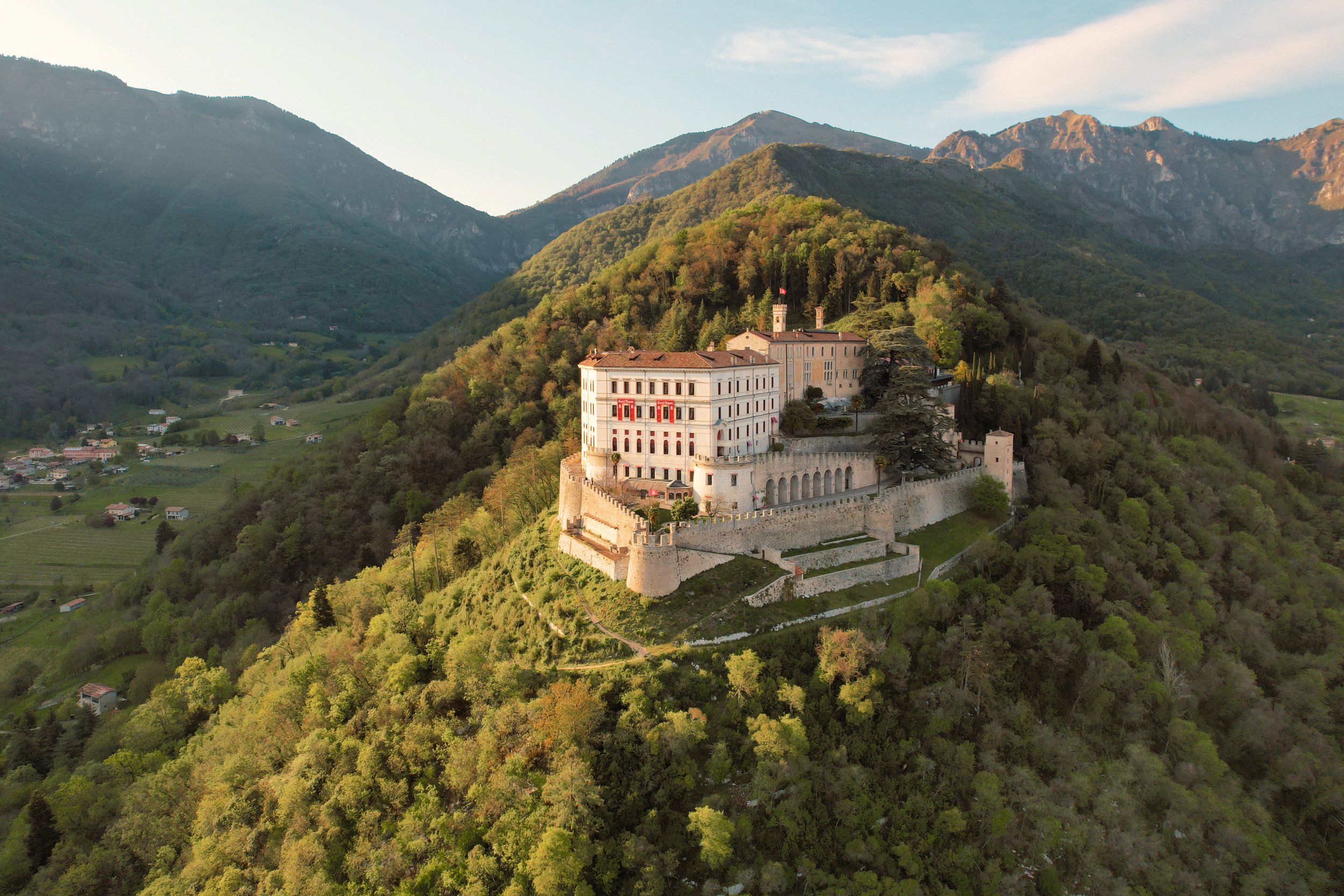Castelbrando: Un Viaggio nella Bellezza e nella Storia del Veneto