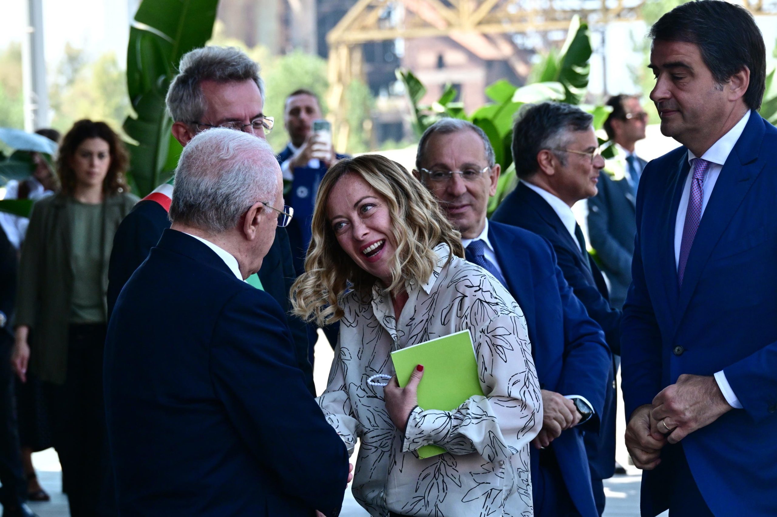 Bagnoli, firmata l’intesa per interventi sull’area di Napoli: investimenti per 1,2 miliardi di euro