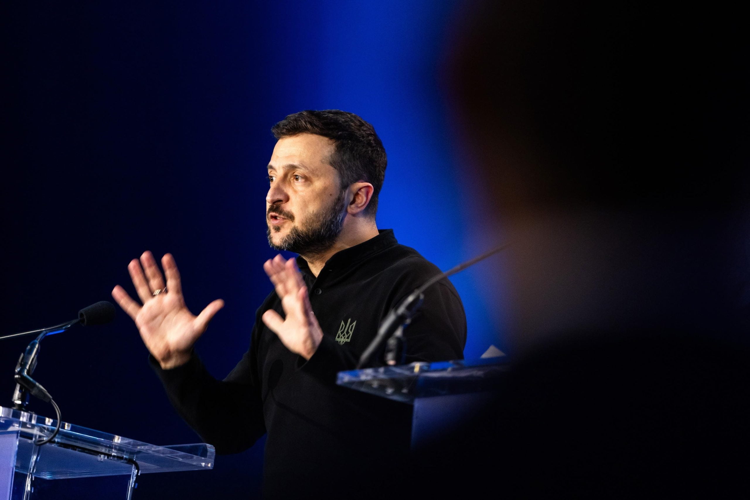 Volodymyr Zelensky: la guerra  dei passi falsi