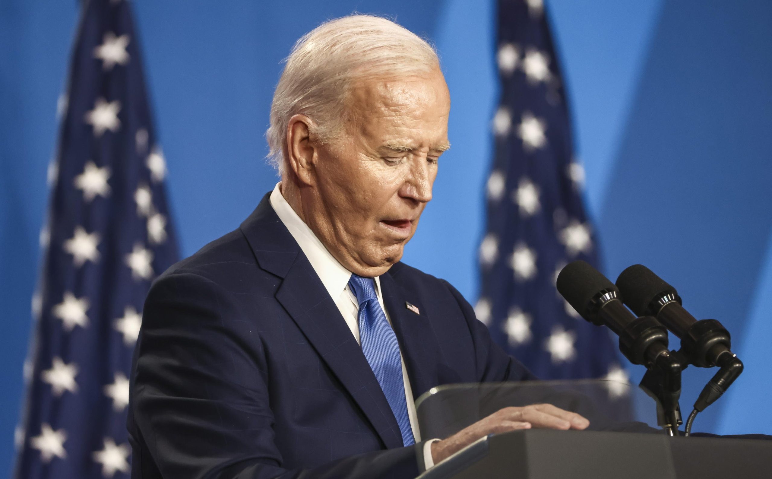 Joe Biden è sempre più solo Joe Biden è sempre più solo