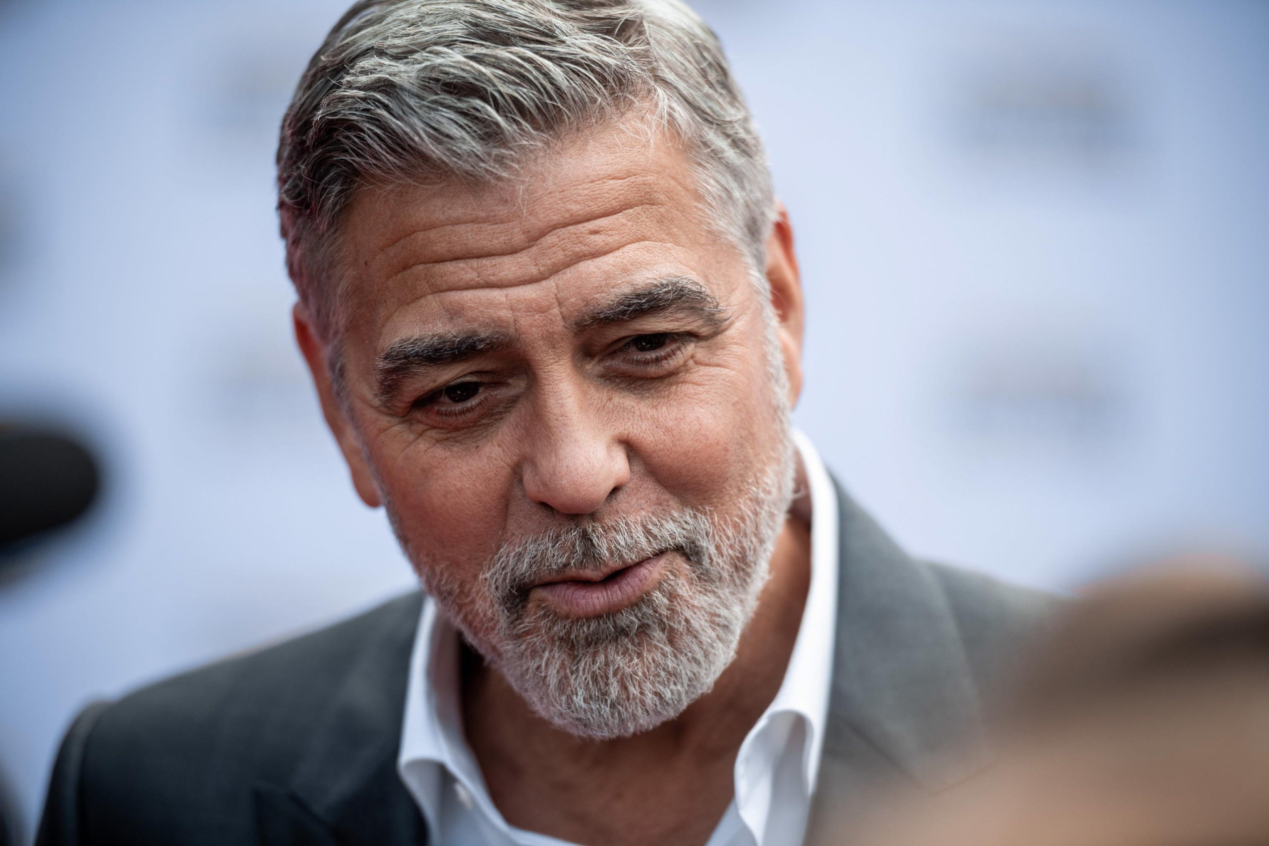 Clooney contro Biden: «Si ritiri. Non può vincere la battaglia contro il tempo»
