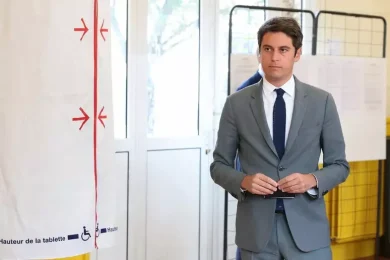 Il Premier francese Gabriel Attal si dimette ma Macron gli chiede di rimanere