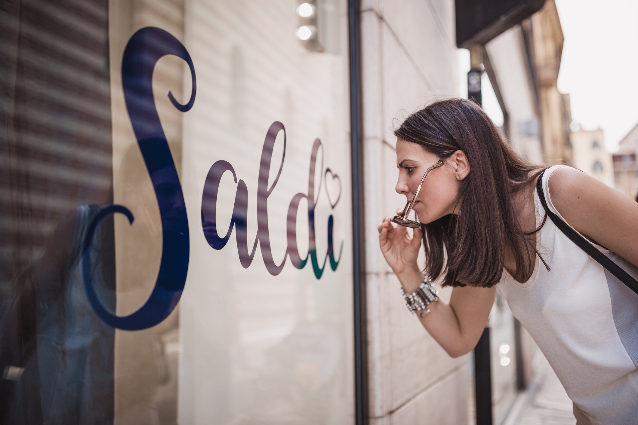 Saldi Estivi 2024: Inizio cauto tra caro-vita e maltempo Saldi Estivi 2024: Inizio cauto tra caro-vita e maltempo