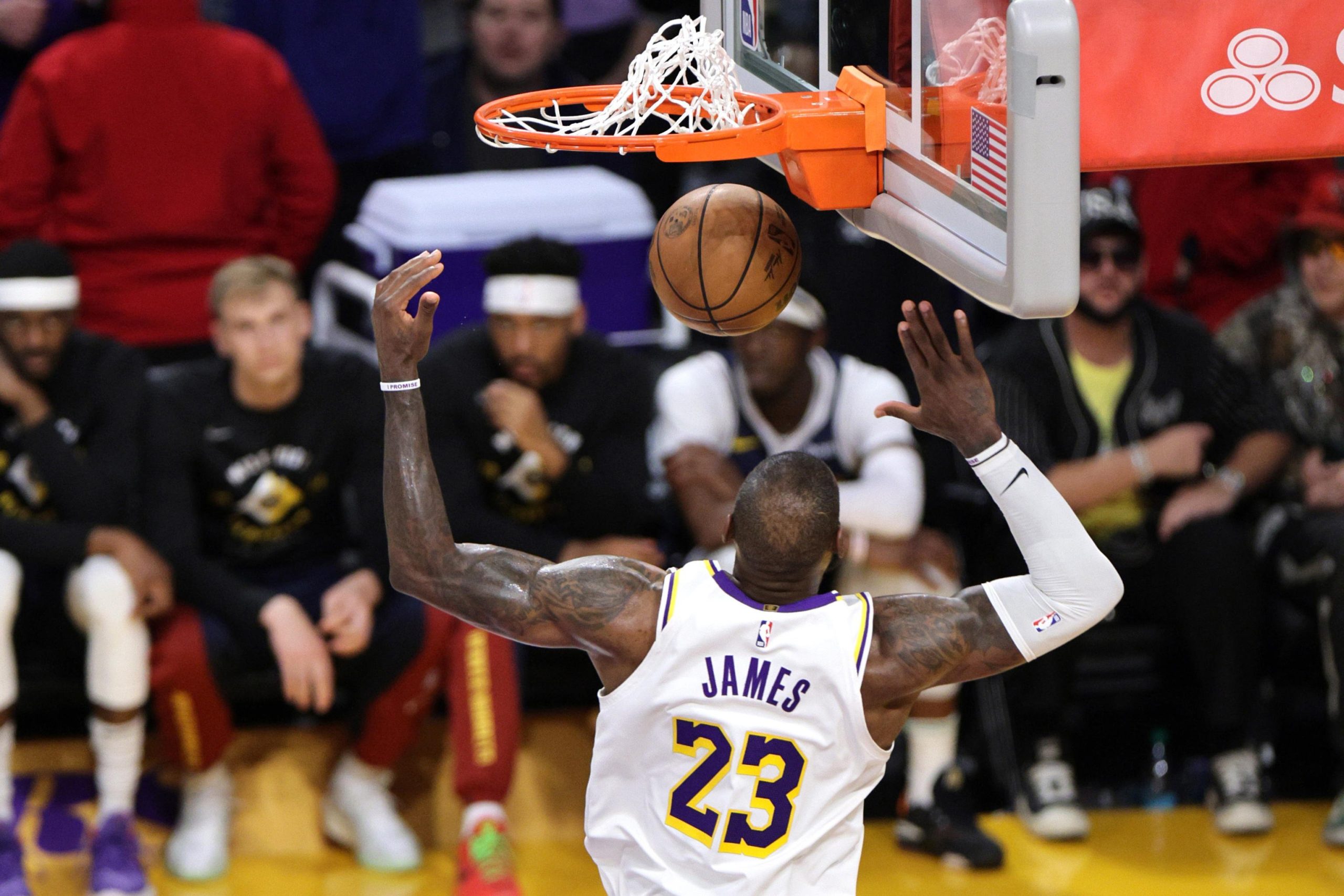 LeBron James firma un contratto milionario con i Lakers: 52 milioni di dollari all’anno