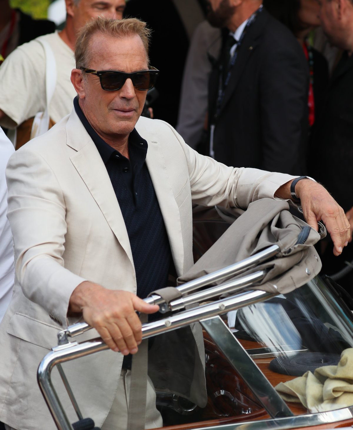 Galleria foto 'Venezia 81: lo sbarco delle celebrity al Lido' - foto 22