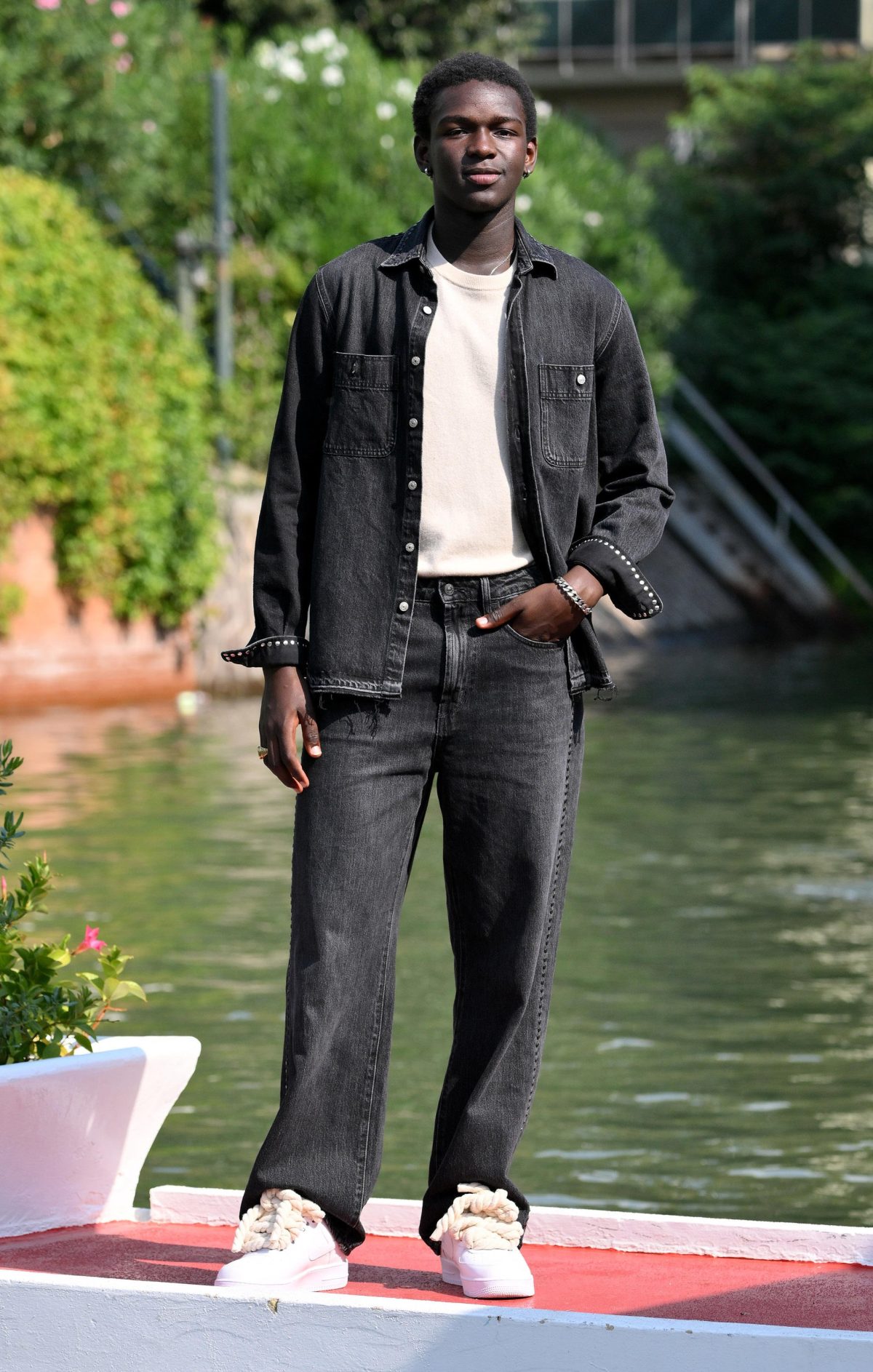 Galleria foto 'Venezia 81: lo sbarco delle celebrity al Lido' - foto 33