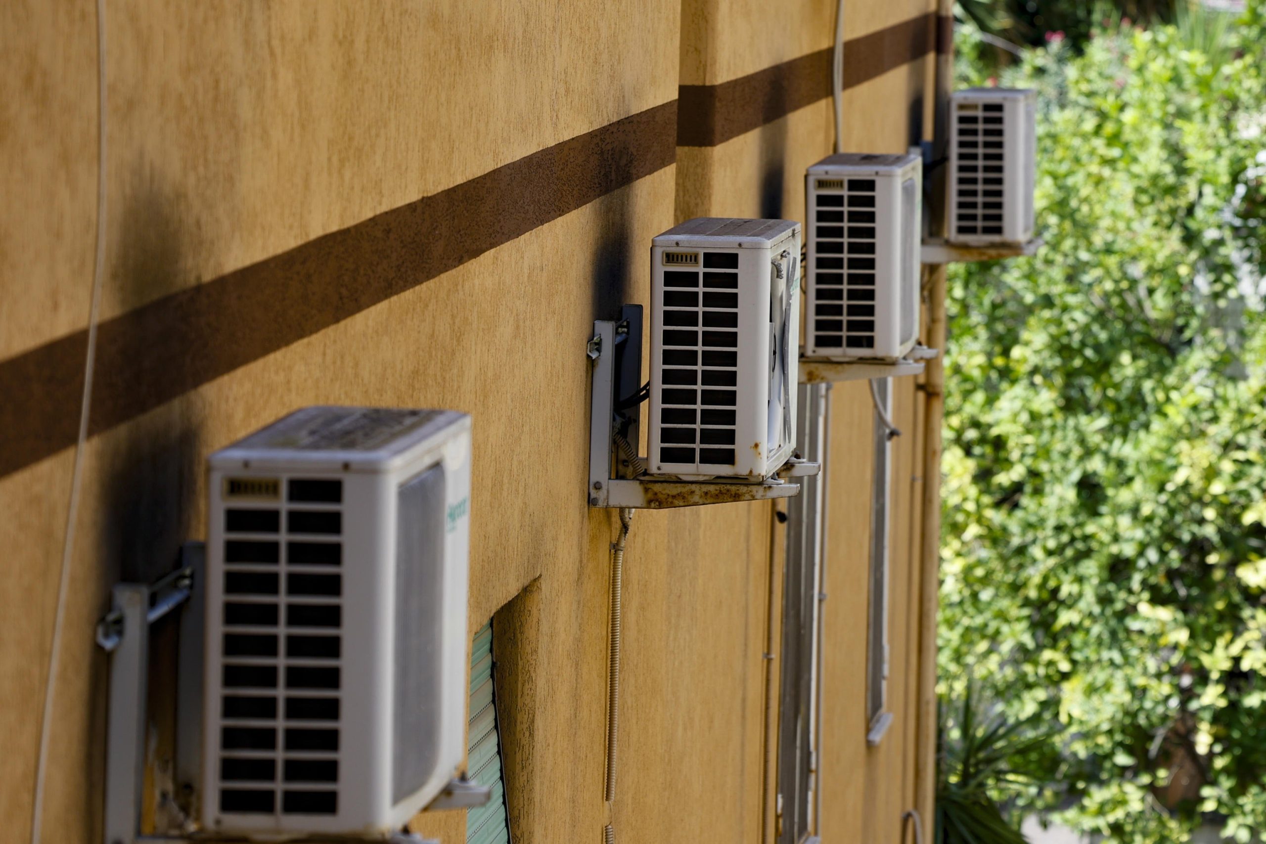 Caldo spinge i consumi elettrici, a luglio +4,5%, top da 2015 Caldo spinge i consumi elettrici, a luglio +4,5%, top da 2015