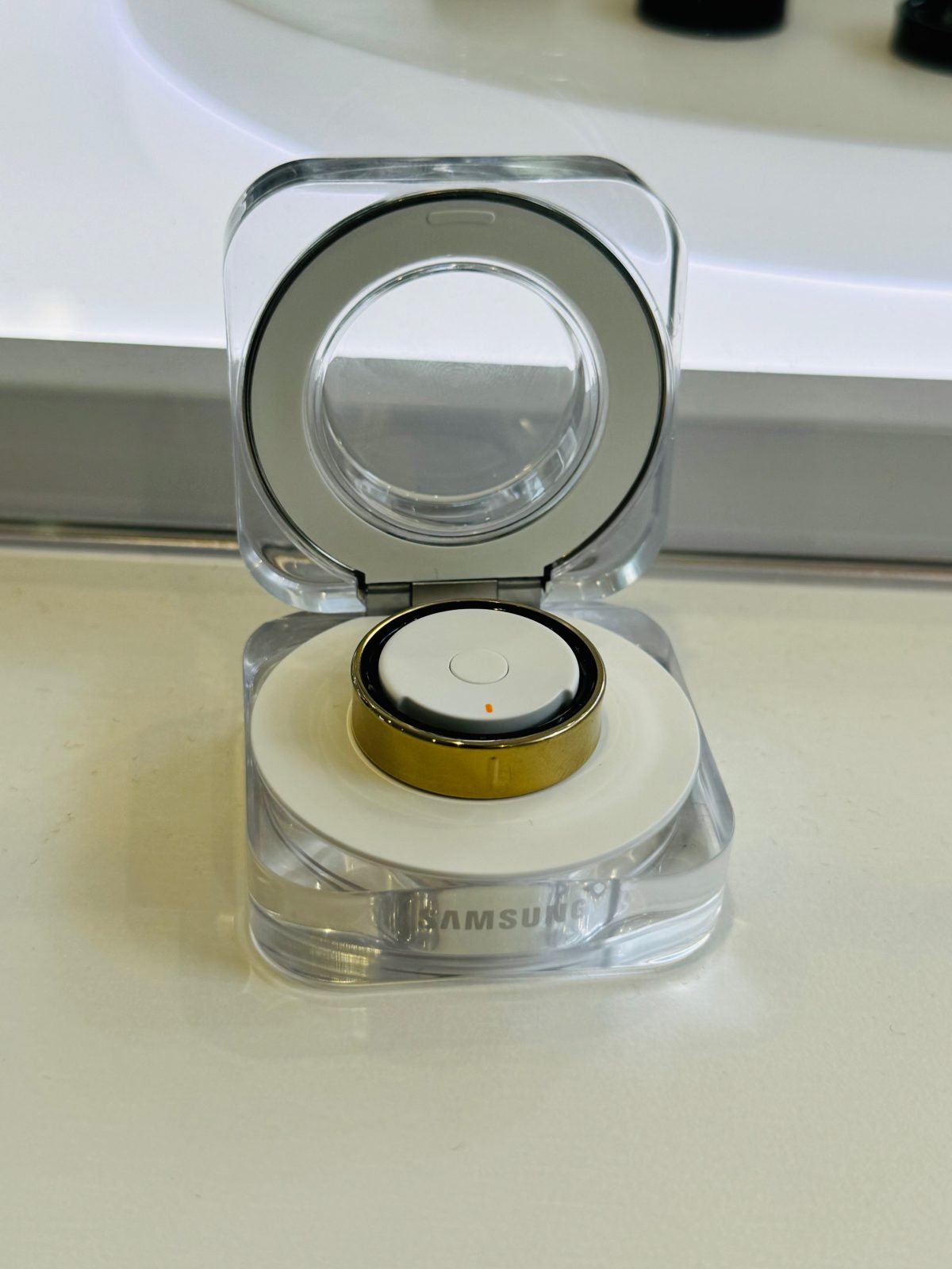 Galleria foto 'Anello smart, vantaggi e limiti del nuovo oggetto del desiderio' - foto 3