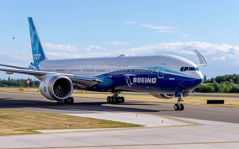 Boeing 777X messi a terra, facciamo chiarezza su problemi e collaudi