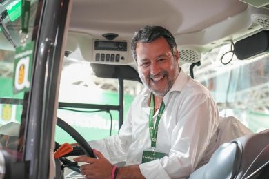 Meeting di Rimini: dalla Calderone a Savini, in scena c’è la politica