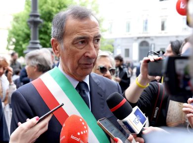 Beppe Sala, a Milano sono scontenti pure  i suoi elettori
