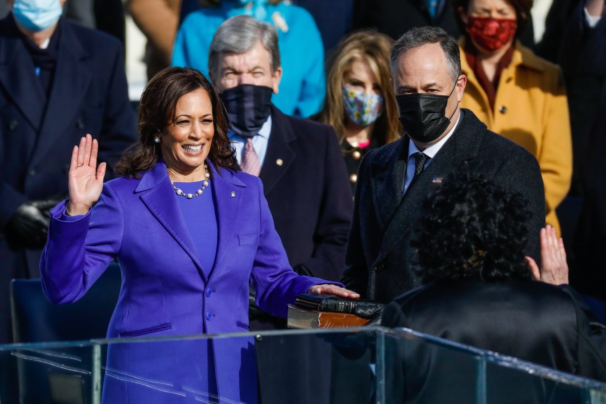 Galleria foto 'Kamala Harris: il guardaroba della candidata alla Casa Bianca' - foto 4