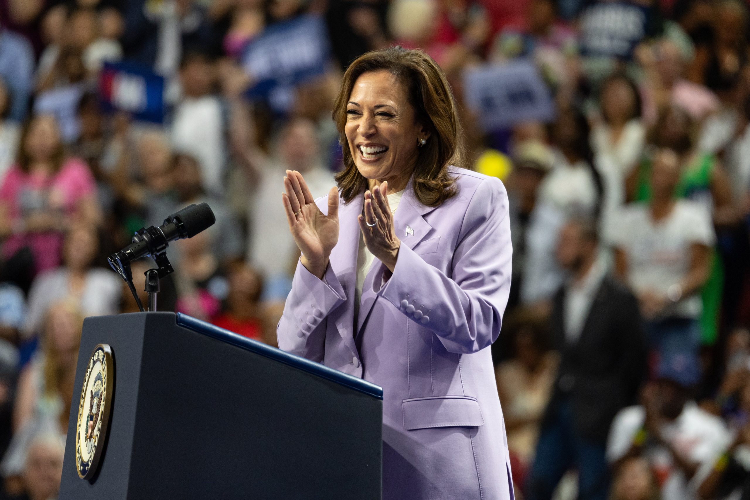 Kamala Harris: il guardaroba della candidata alla Casa Bianca