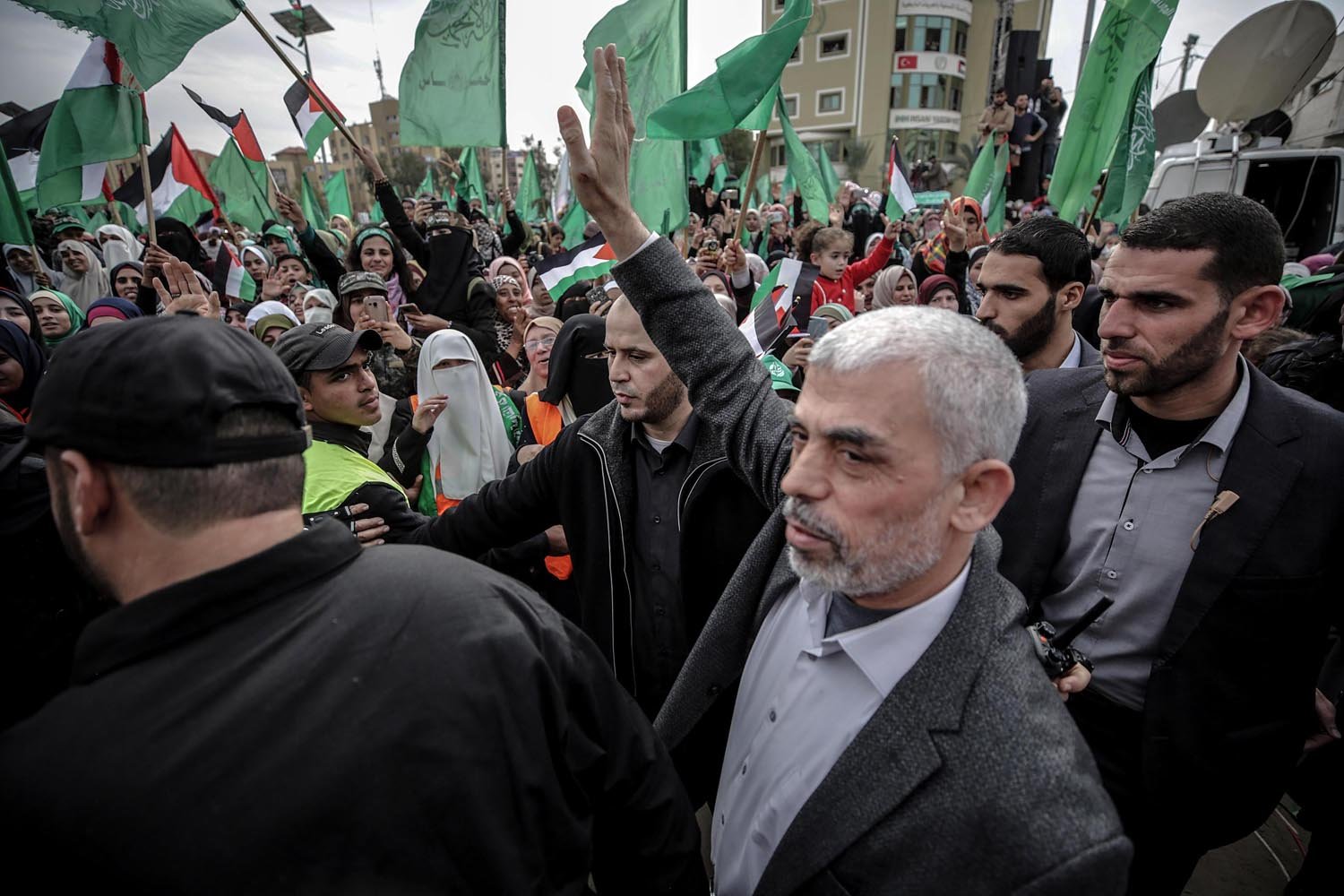 Hamas nomina il nuovo capo, successore di Haniyeh: è Yahya Sinwar