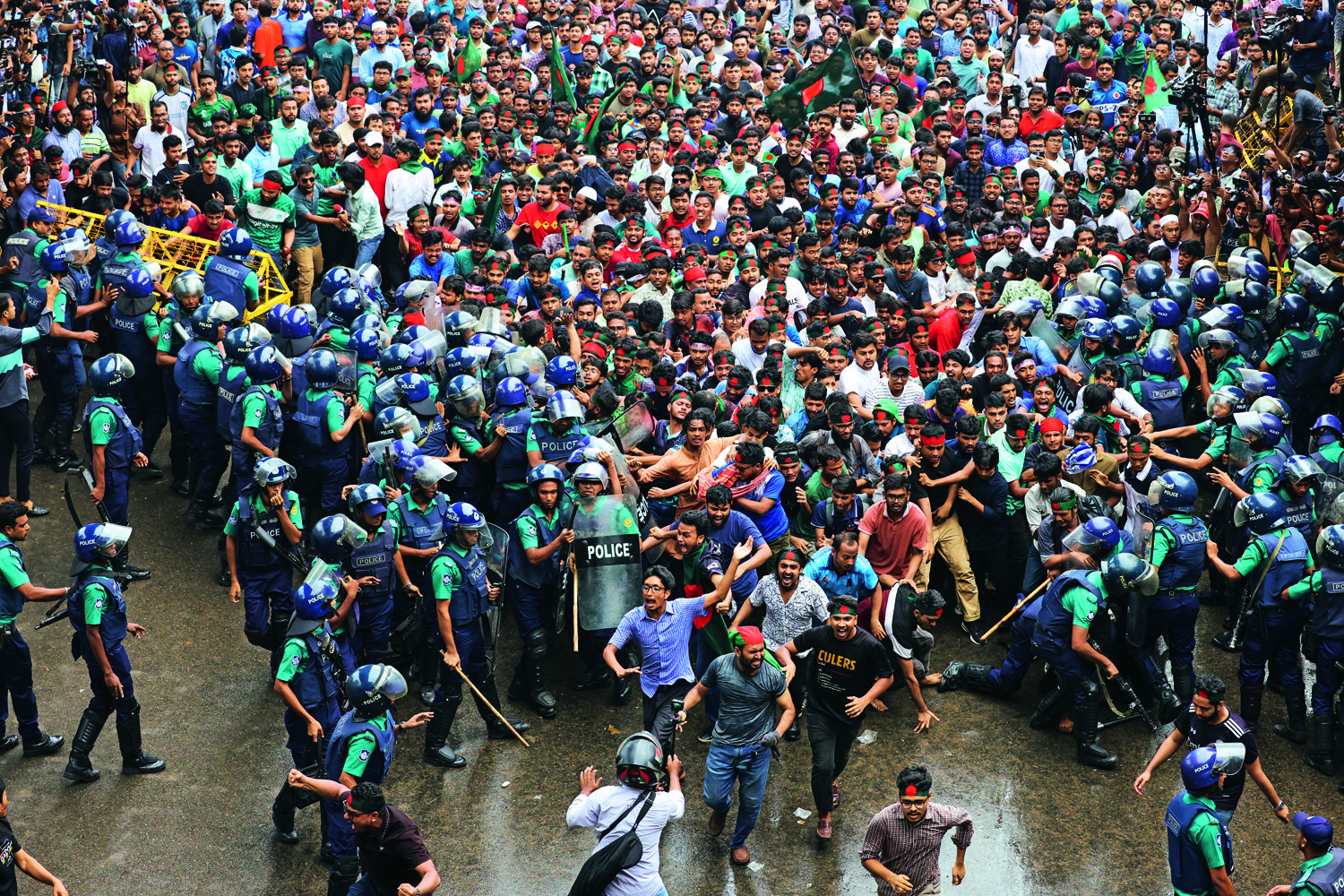 Gli effetti della rivolta in Bangladesh Gli effetti della rivolta in Bangladesh