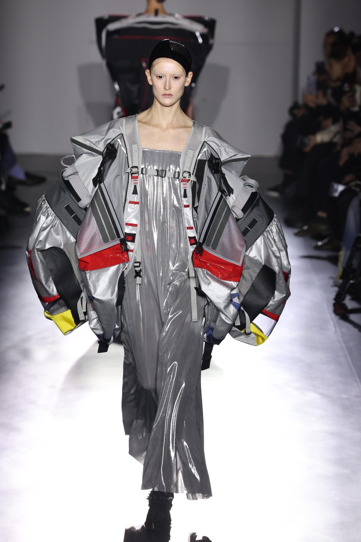 Galleria foto 'Estetica a contrasto nella sesta giornata di Paris Fashion Week' - foto 14