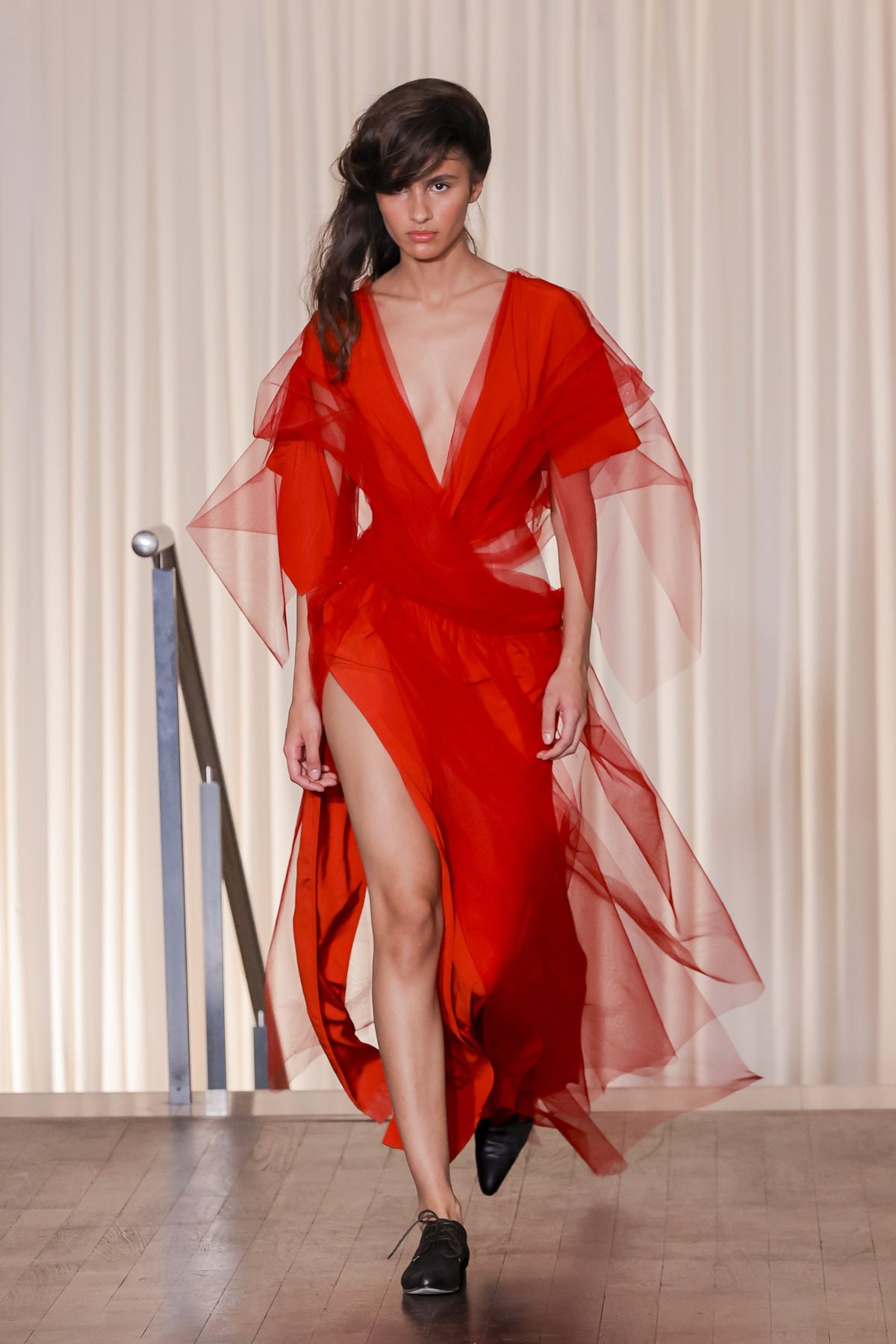 Galleria foto 'Estetica a contrasto nella sesta giornata di Paris Fashion Week' - foto 2