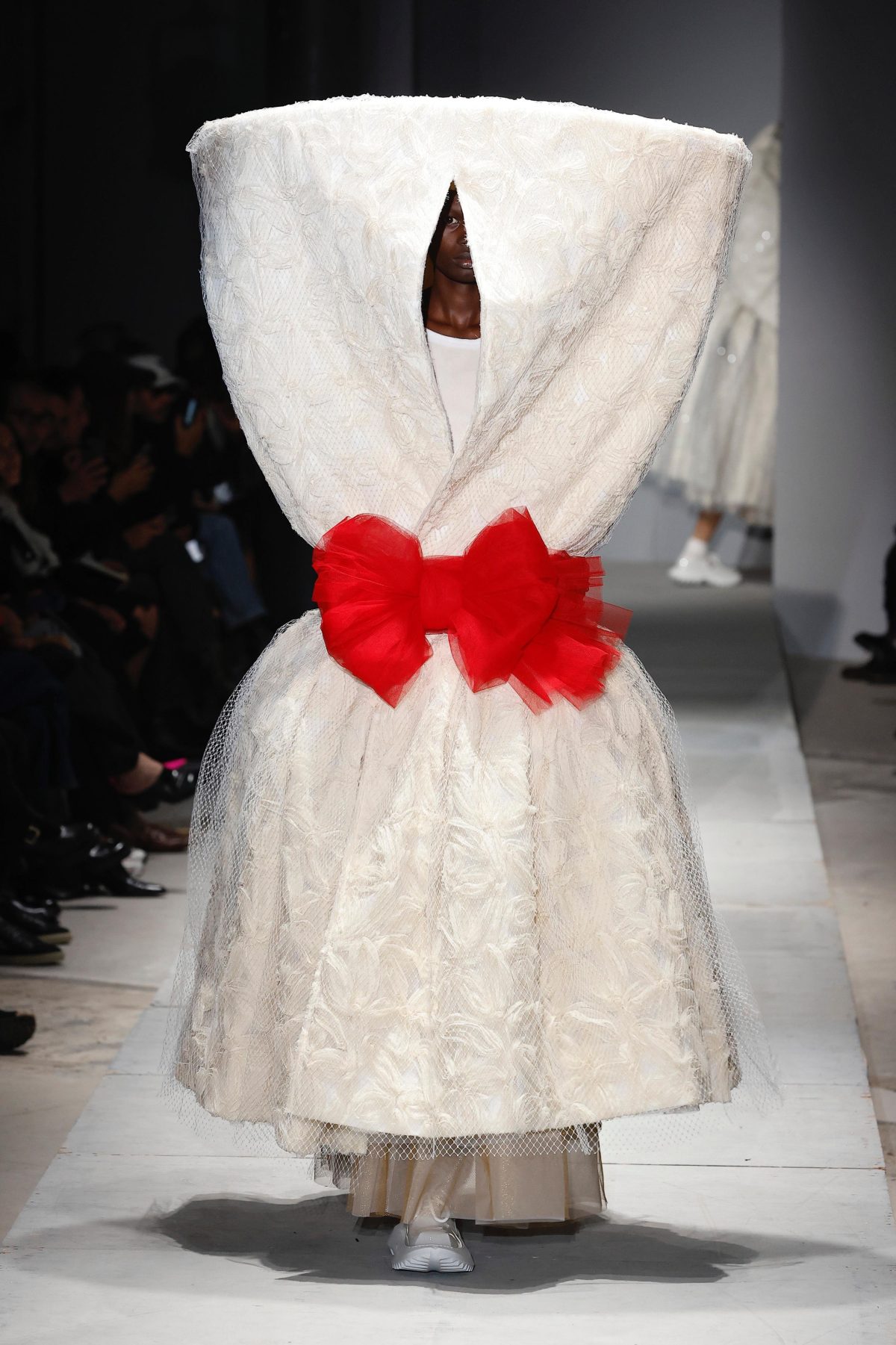 Galleria foto 'Estetica a contrasto nella sesta giornata di Paris Fashion Week' - foto 5