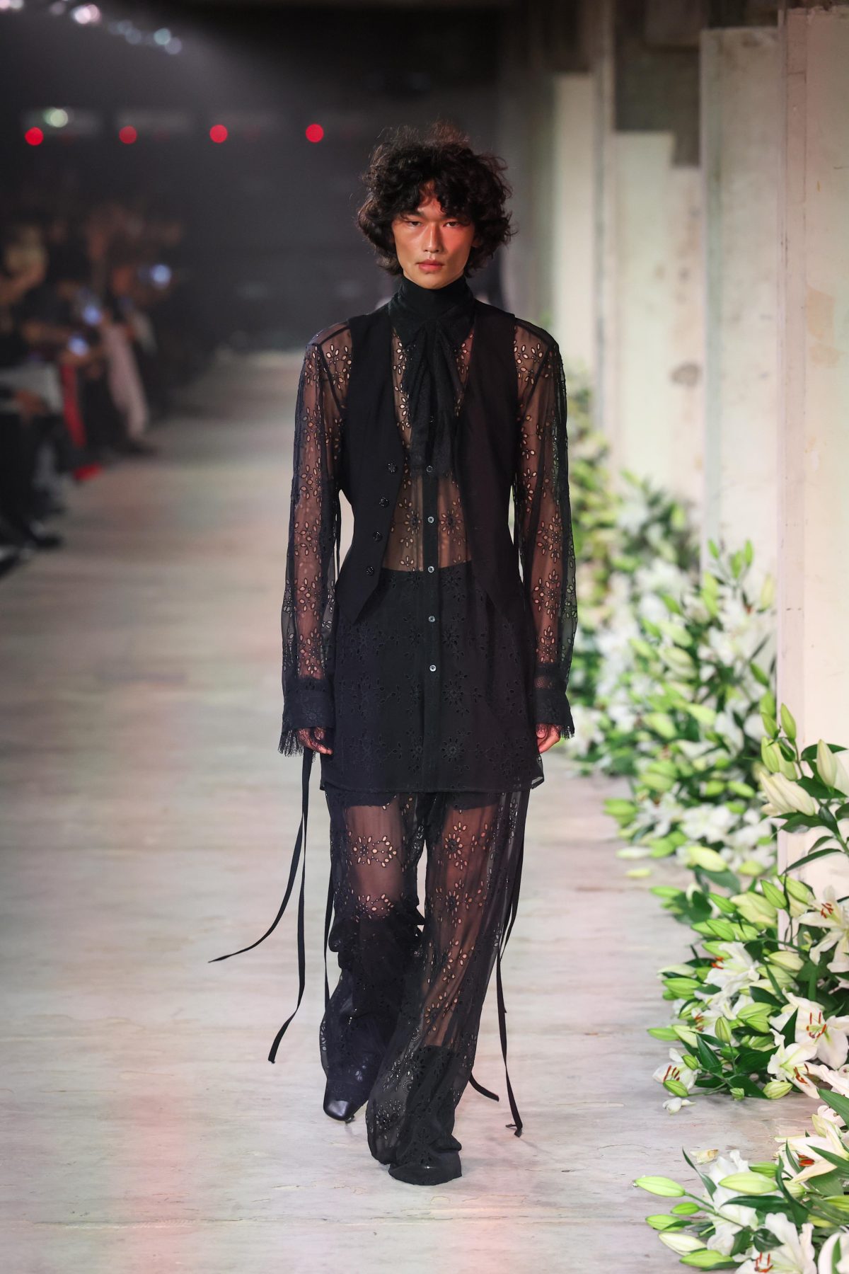 Galleria foto 'Estetica a contrasto nella sesta giornata di Paris Fashion Week' - foto 9