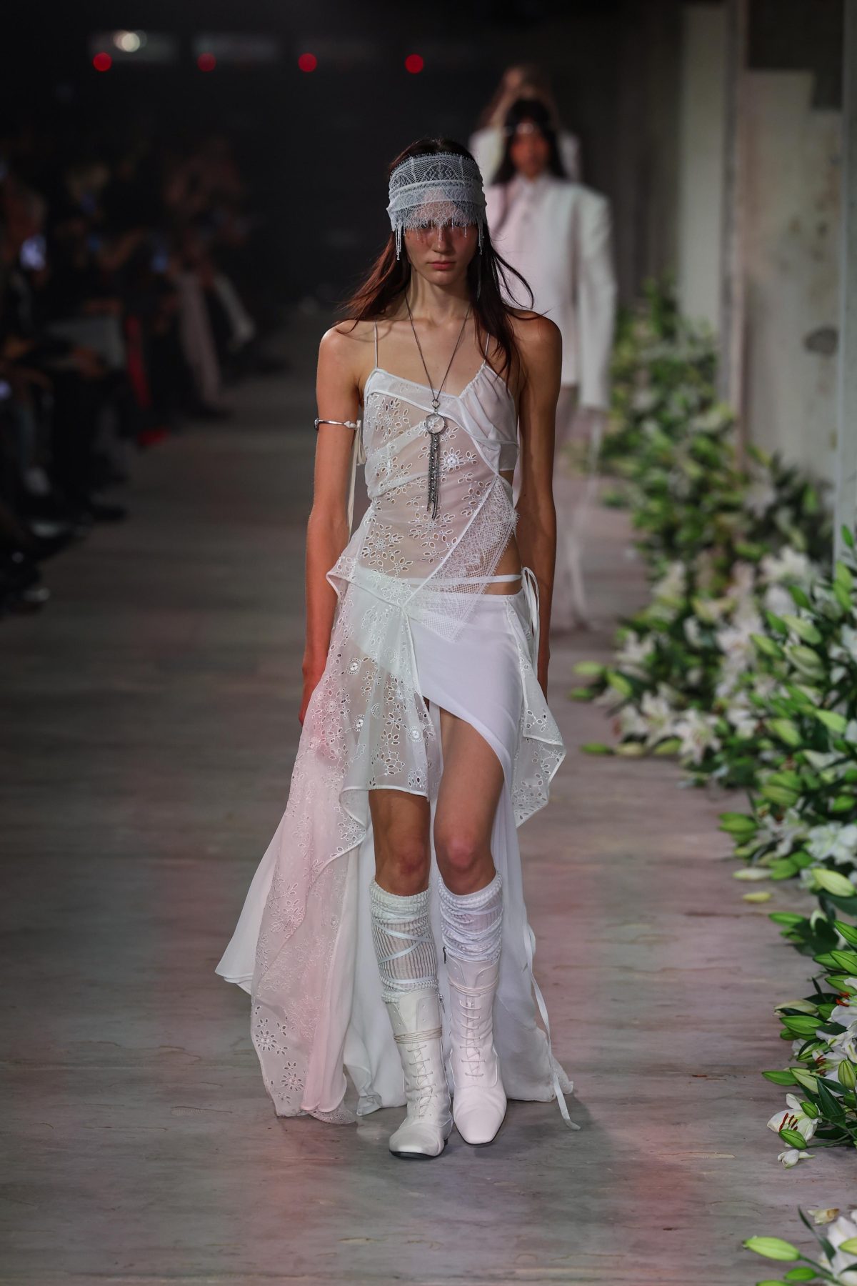 Galleria foto 'Estetica a contrasto nella sesta giornata di Paris Fashion Week' - foto 10