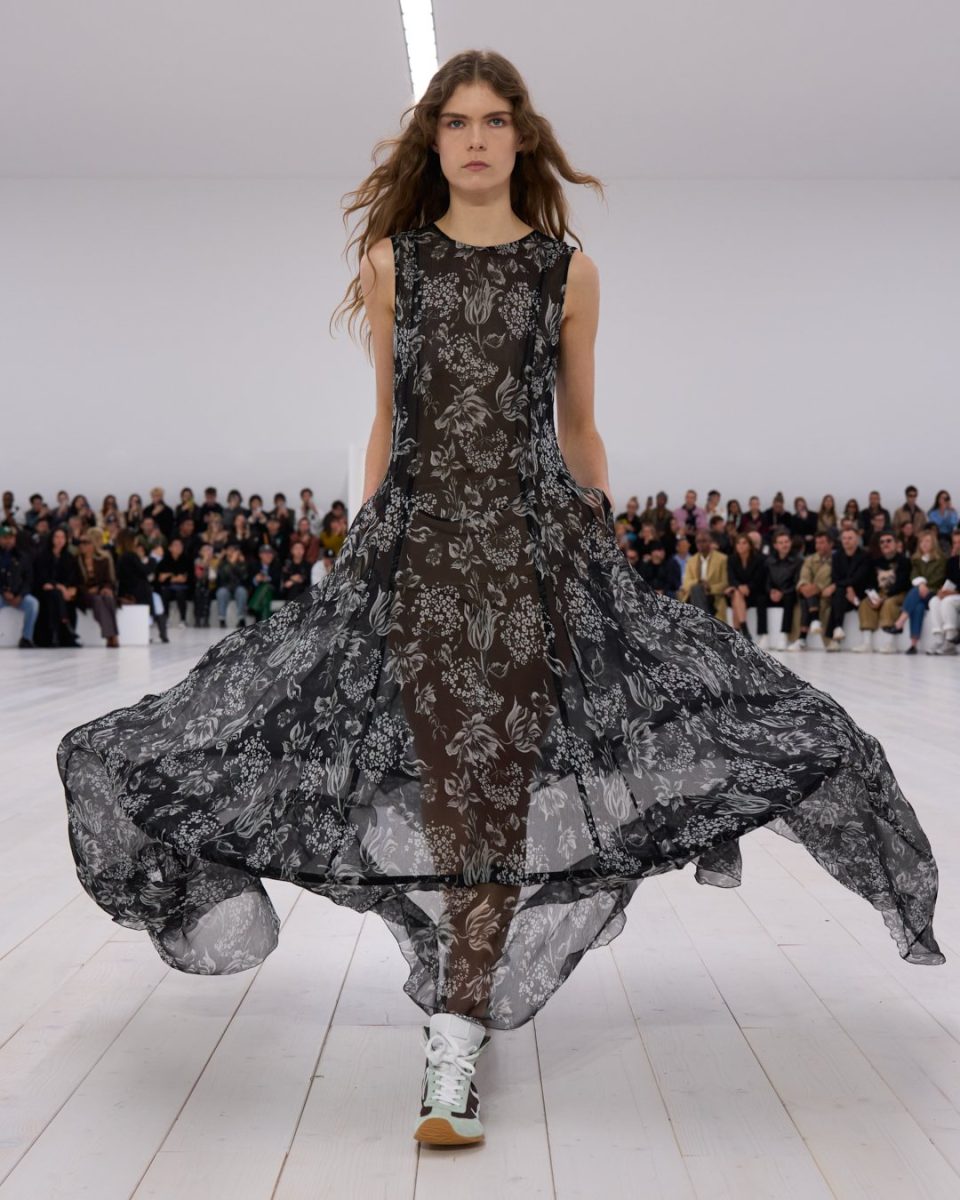 Loewe esplora il rapporto tra moda e arte