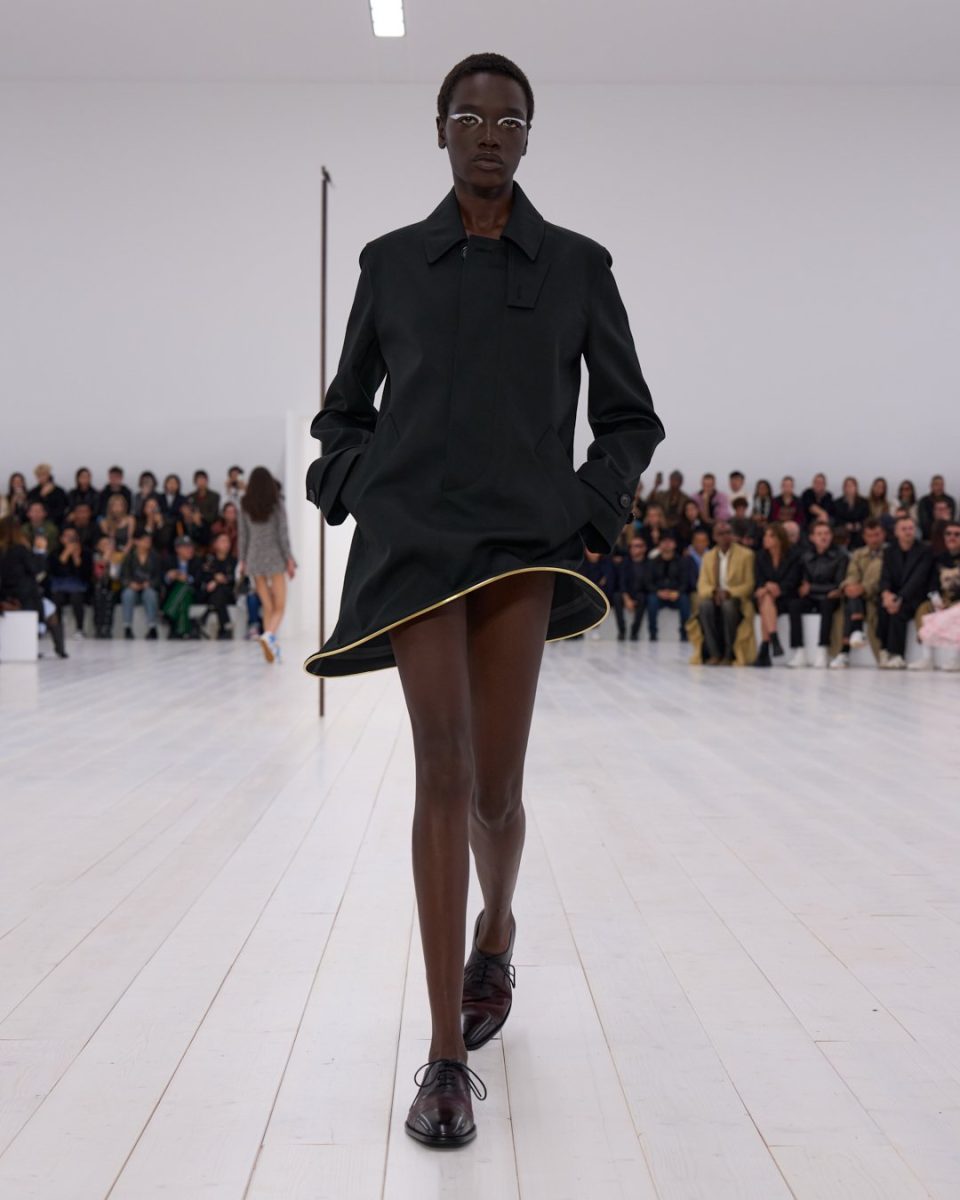 Loewe esplora il rapporto tra moda e arte