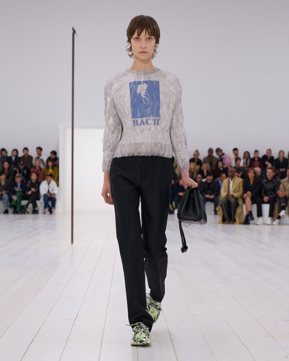Loewe esplora il rapporto tra moda e arte
