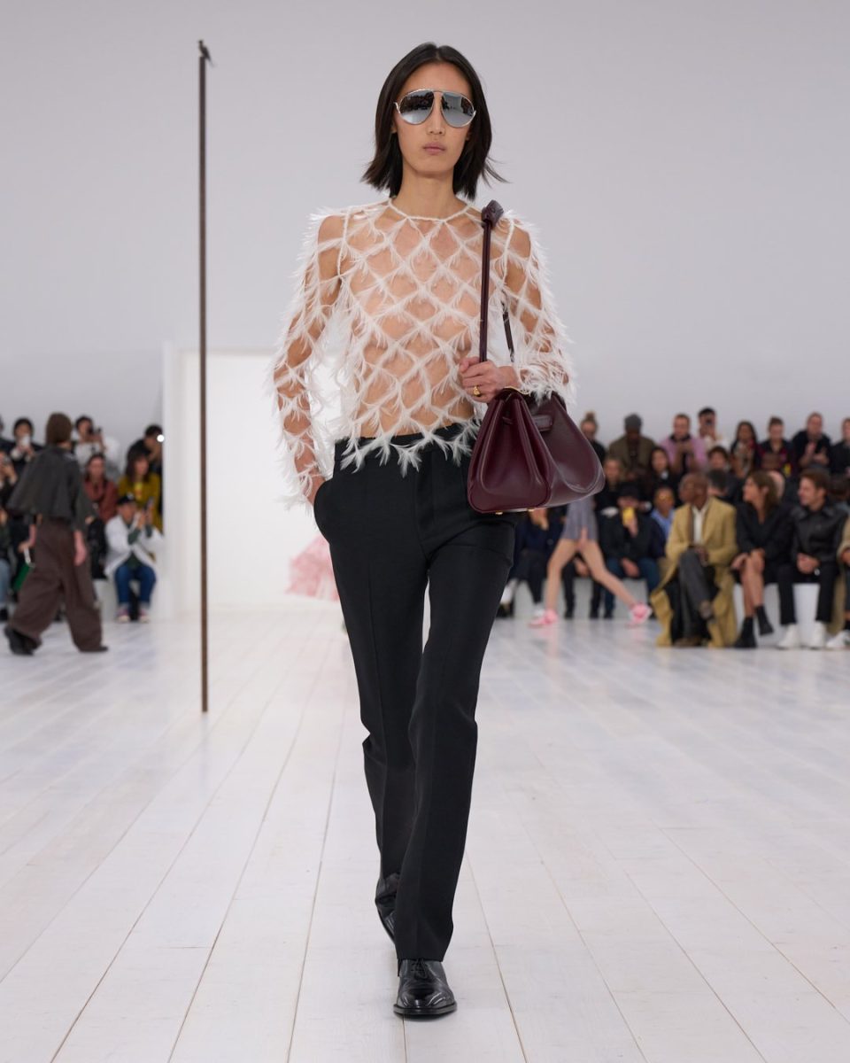 Loewe esplora il rapporto tra moda e arte