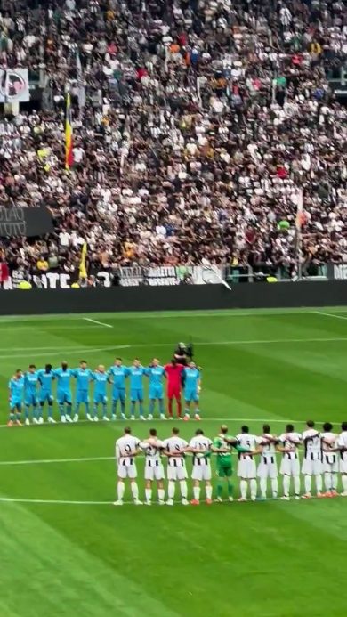 Vergogna prima di Juventus-Napoli: tifosi urlano “munnezza” nel minuto per Schillaci I video