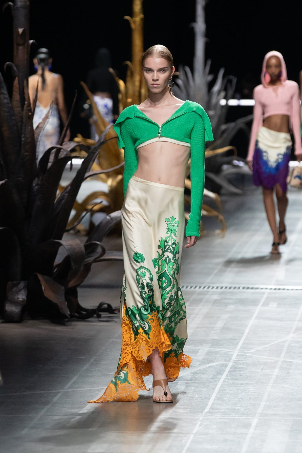 Galleria foto 'Le ispirazioni lontane delle ultime sfilate alla Milano Fashion Week' - foto 26