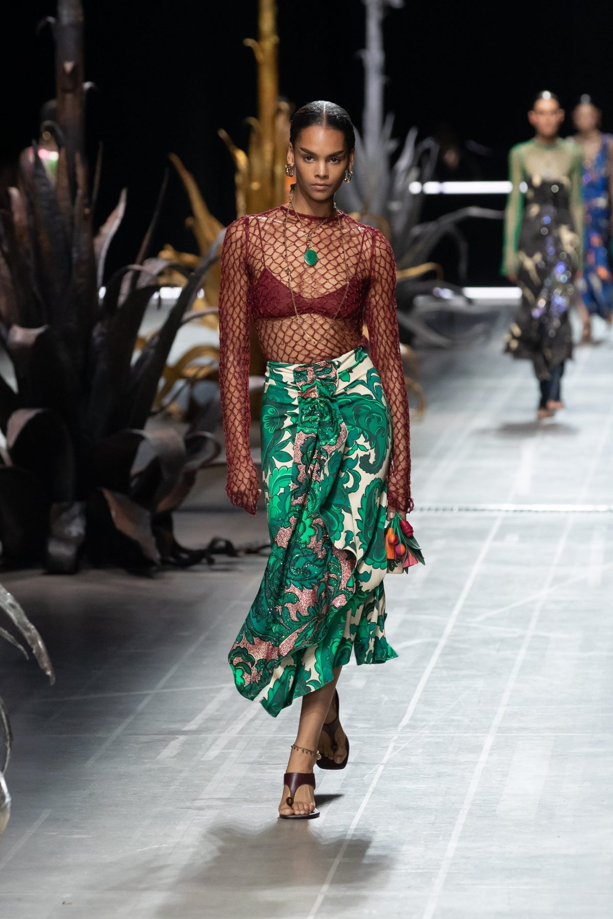 Galleria foto 'Le ispirazioni lontane delle ultime sfilate alla Milano Fashion Week' - foto 3