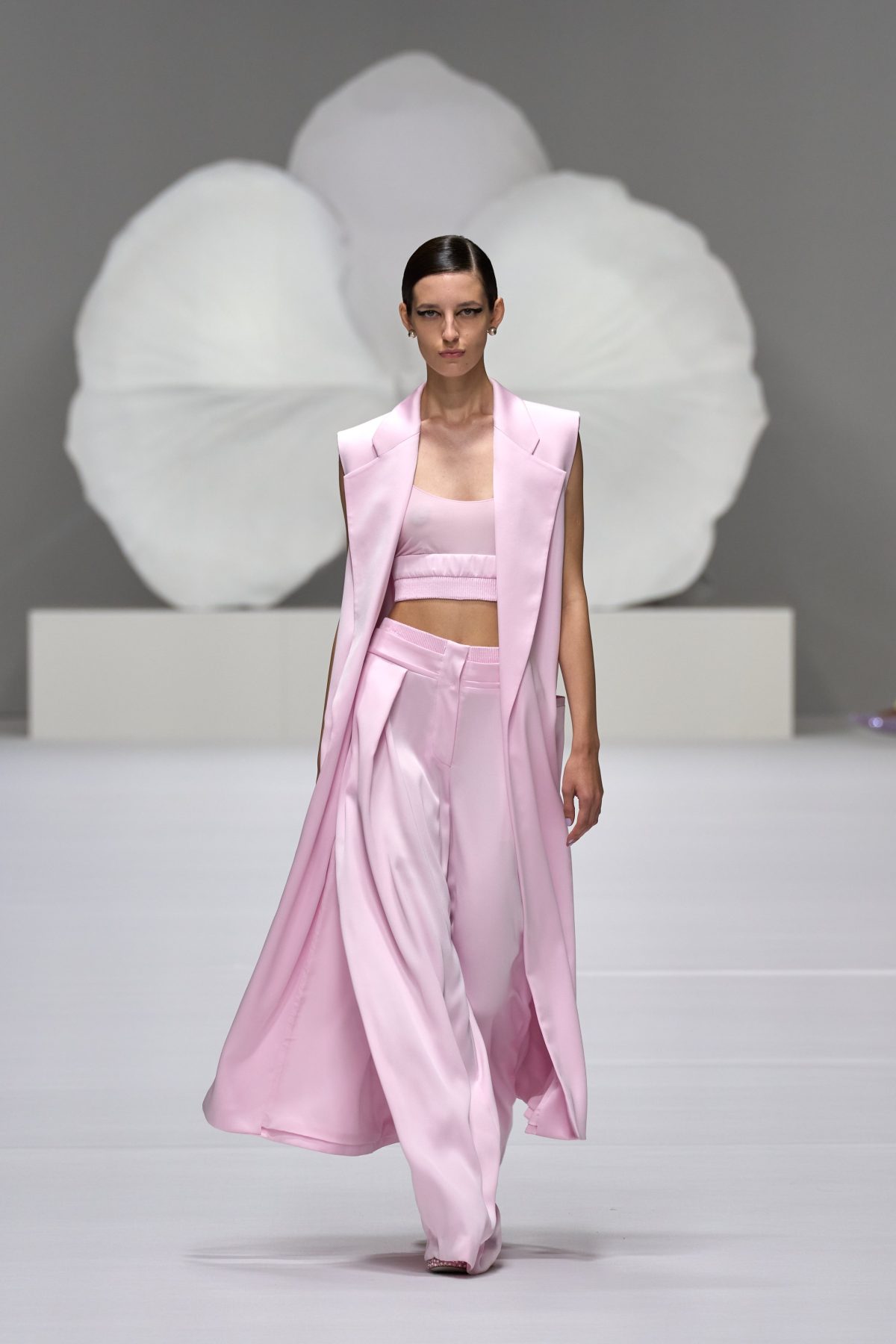 Galleria foto 'Le ispirazioni lontane delle ultime sfilate alla Milano Fashion Week' - foto 6