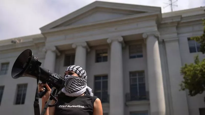 Il professore della Cornell University che ha elogiato l’attacco del 7 ottobre torna all’insegnamento. Il professore della Cornell University che ha elogiato l’attacco del 7 ottobre torna all’insegnamento.