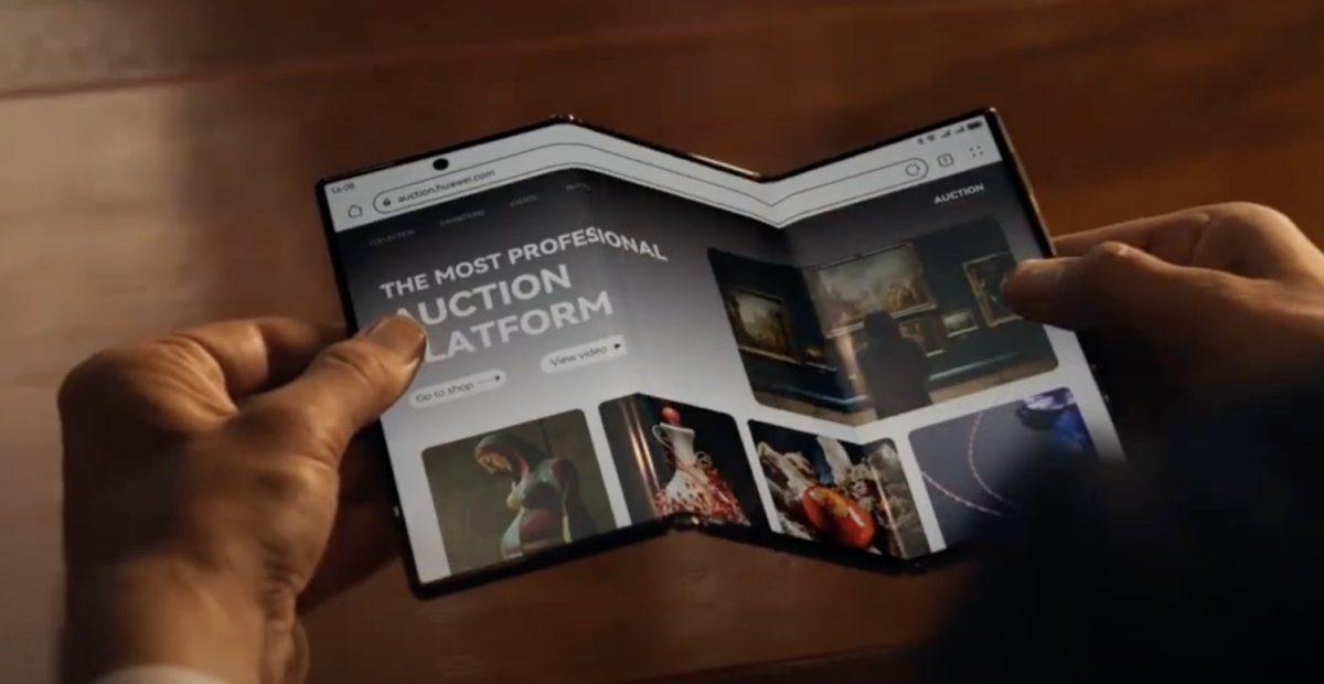 Galleria foto 'Huawei: ecco Mate XT, lo smartphone con tre schermi' - foto 4