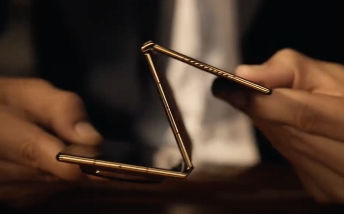 Galleria foto 'Huawei: ecco Mate XT, lo smartphone con tre schermi' - foto 5