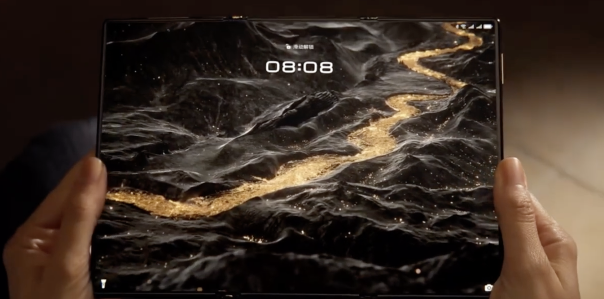 Galleria foto 'Huawei: ecco Mate XT, lo smartphone con tre schermi' - foto 8