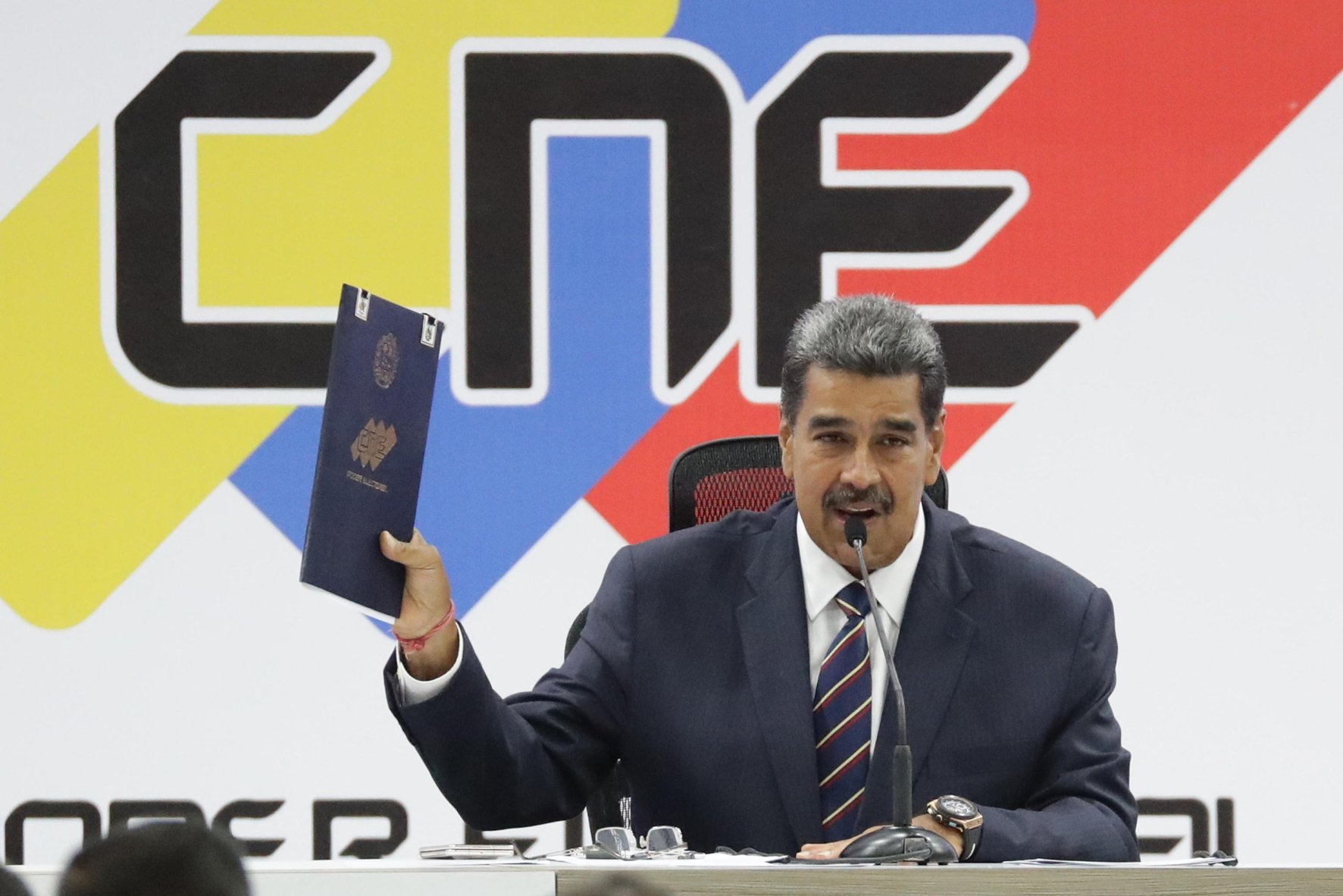 Venezuela, tutti gli aiuti al «dittatore» Maduro