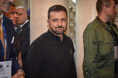 Zelensky a Cernobbio: «L’Italia sta facendo di tutto per la pace»