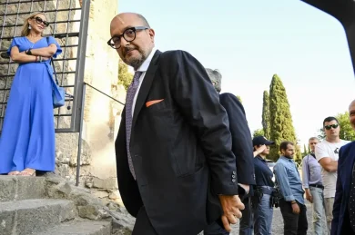‘O Ministro ’nnammurato ha pagato il conto