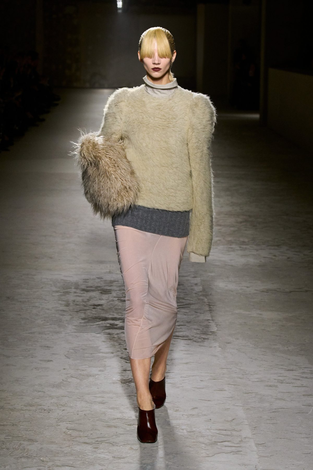 Galleria foto 'Tendenze autunno 2024: midi mania' - foto 3