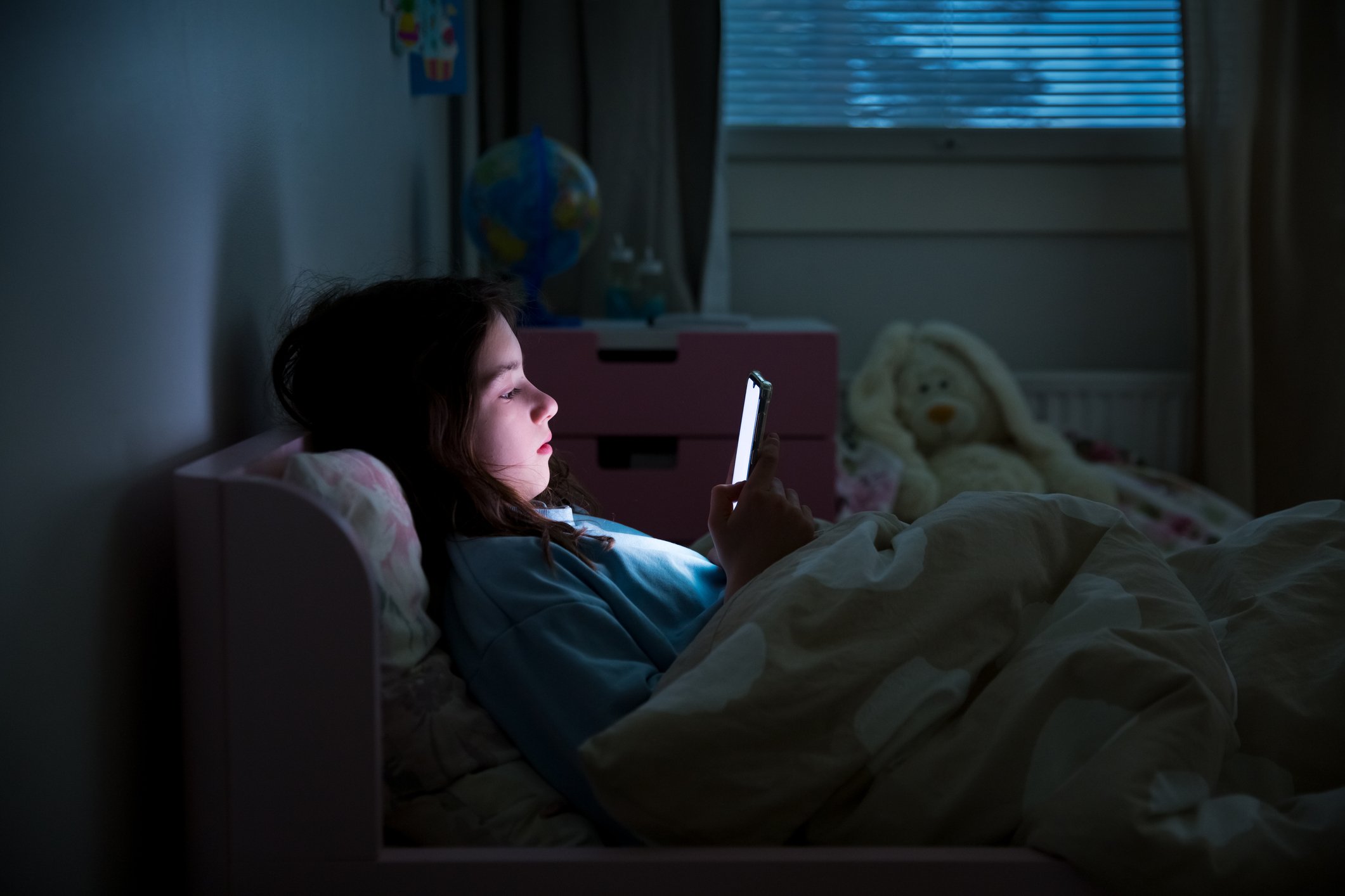 Cellulare: pensiamolo come «droga» per ragazzini